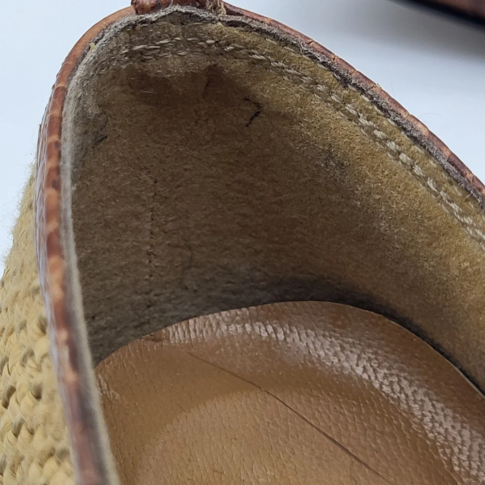 Stuart Weitzman Tan Weave Reptile Brown Trim Classic Feminine Kitten Heel - Picture 9 of 14